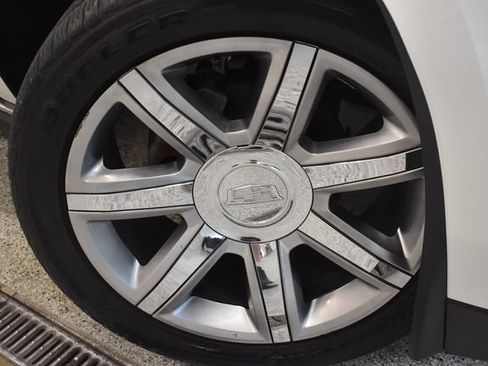 Used 2017 Cadillac Escalade ESV Premium Luxury AWD/4WD image 32