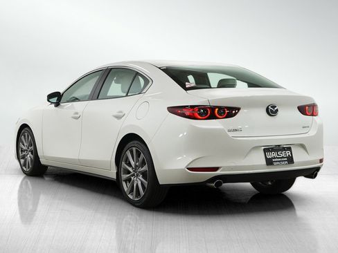 Used 2019 MAZDA MAZDA3 Sedan FWD image 3