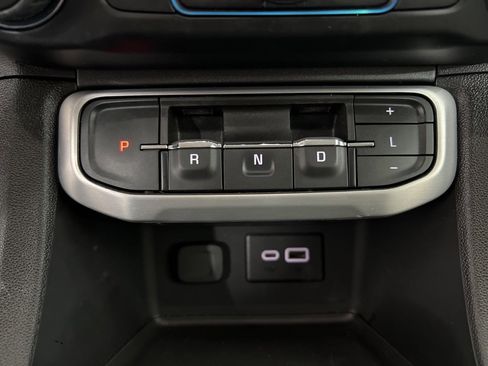 Used 2023 GMC Acadia SLE w/ Driver Convenience Package image 15