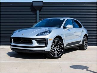 Certified 2025 Porsche Macan video 1