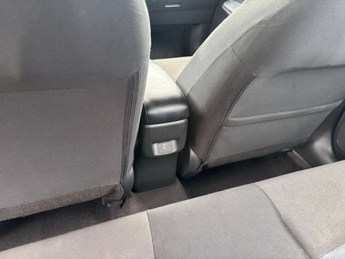 Used 2025 Nissan Versa SV FWD image 23