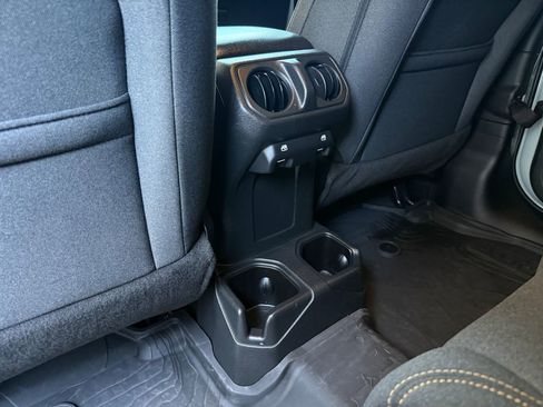 Used 2024 Jeep Wrangler Unlimited Sport AWD/4WD image 31
