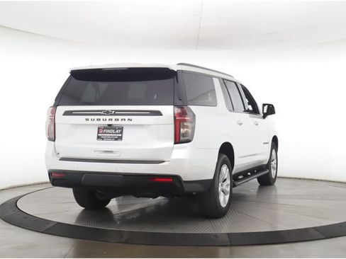 Used 2024 Chevrolet Suburban Z71 w/ Luxury Package AWD/4WD image 7