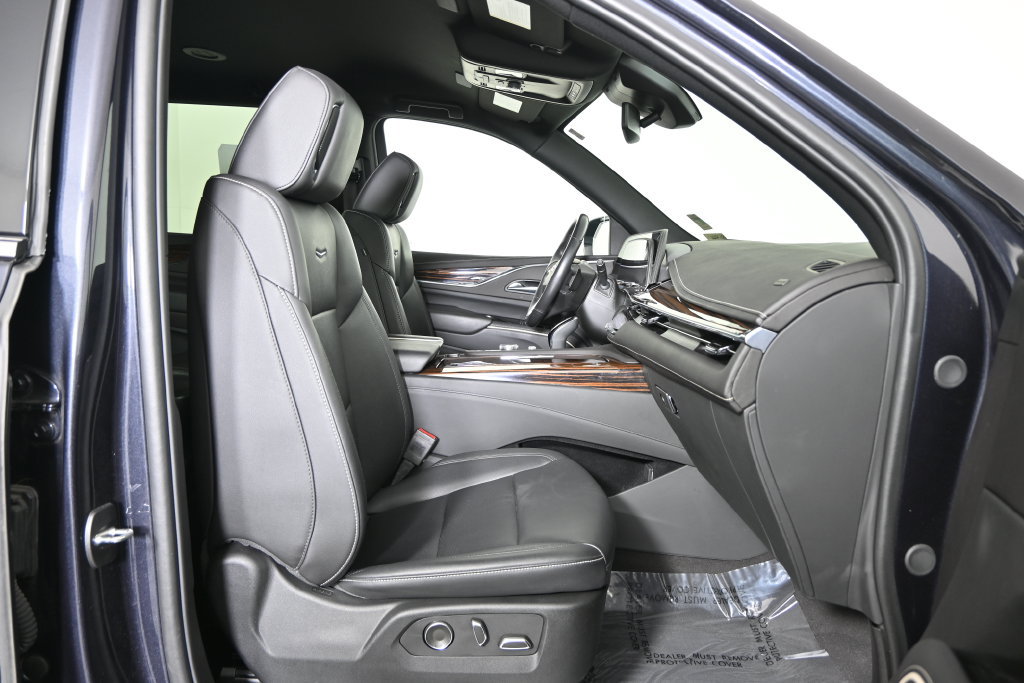 Used 2024 Cadillac Escalade ESV Luxury w/ LPO, Floor Liner Package AWD/4WD image 13