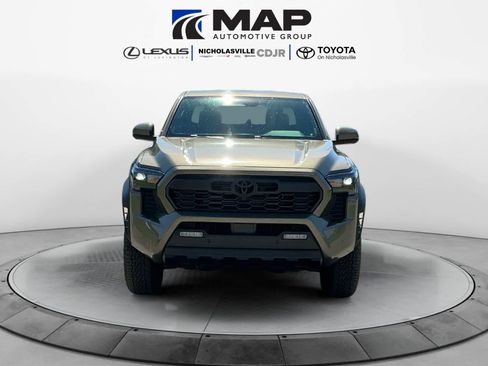 Used 2025 Toyota Tacoma TRD Off-Road w/ TRD Off Road Premium Package AWD/4WD image 8