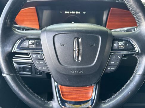 Used 2019 Lincoln Navigator L Select image 23