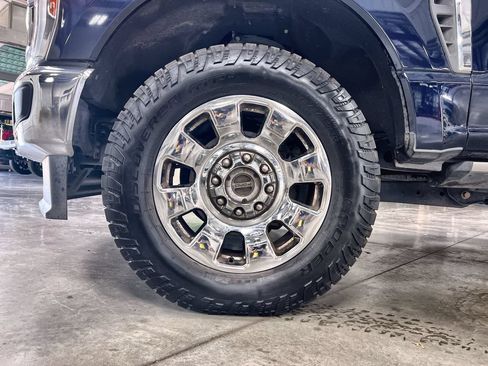 Used 2023 Ford F350 Lariat w/ Lariat Ultimate Package AWD/4WD image 10