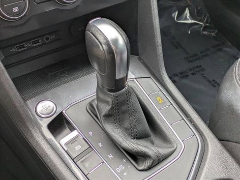 Used 2020 Volkswagen Tiguan S image 12