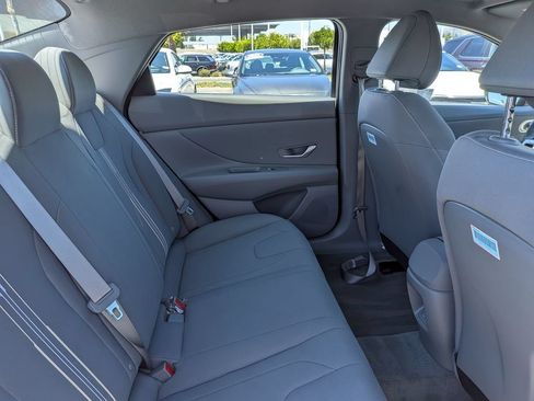 Certified 2025 Hyundai Elantra Sport FWD image 29