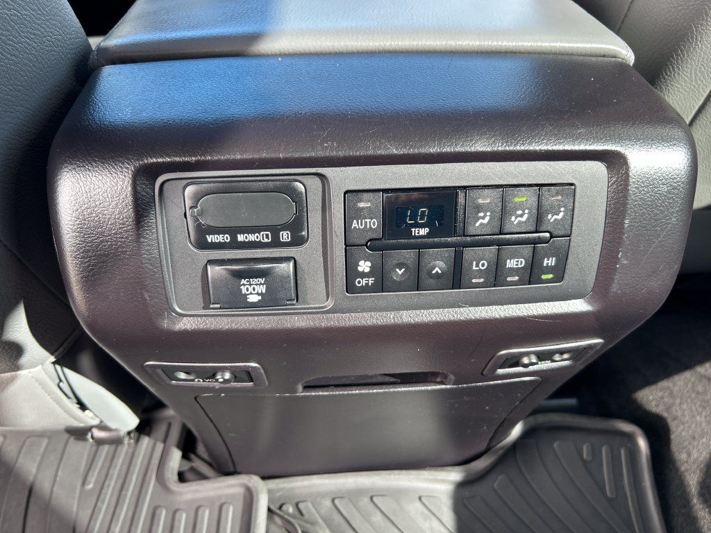 Certified 2016 Toyota Sequoia Platinum AWD/4WD image 33