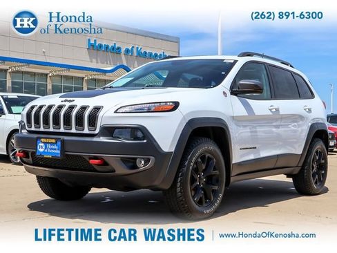 Used 2017 Jeep Cherokee Trailhawk AWD/4WD image 1