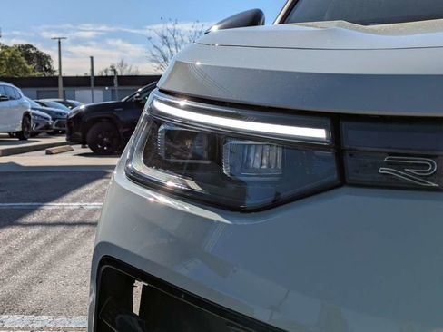 Certified 2026 Volkswagen Tiguan SE R-Line FWD image 10