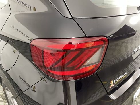 Certified 2025 Hyundai Venue SEL image 35