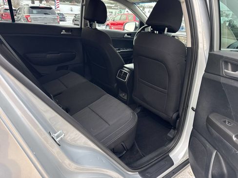 Used 2020 Kia Sportage LX image 16
