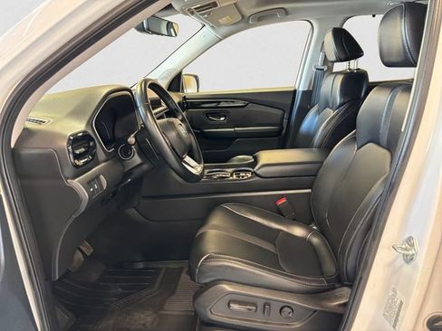 Used 2023 Honda Pilot Touring image 10
