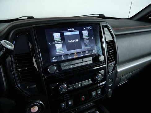 Used 2021 Nissan Titan PRO-4X w/ Pro-4x Convenience Package AWD/4WD image 20