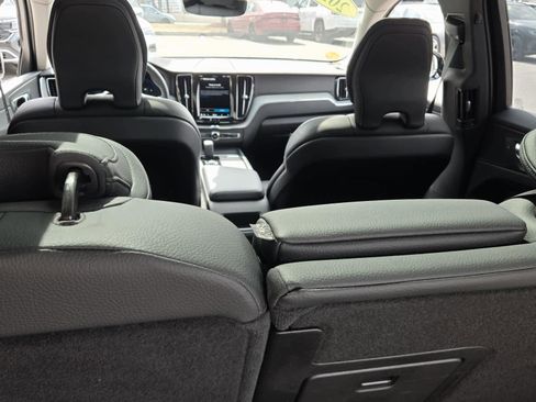 Used 2025 Volvo XC60 B5 Plus image 17