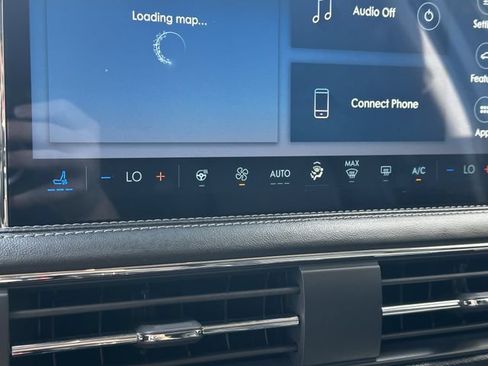 Used 2024 Lincoln Corsair AWD w/ Equipment Group 101A image 23