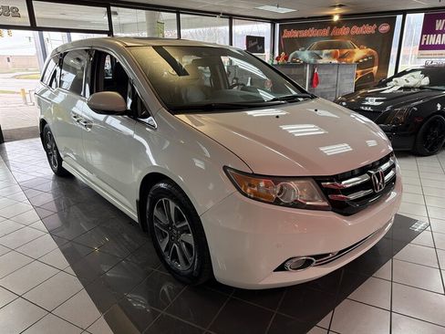 Used 2014 Honda Odyssey Touring Elite image 4
