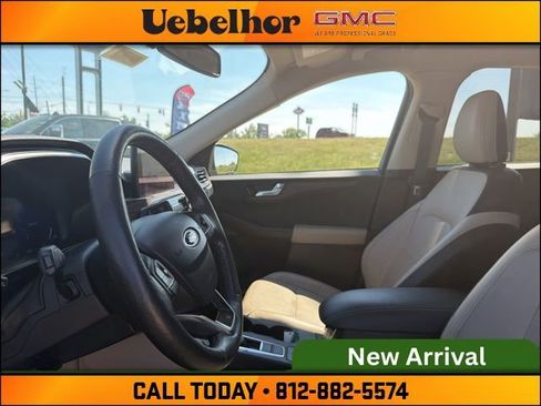 Used 2020 Ford Escape Titanium AWD/4WD image 21