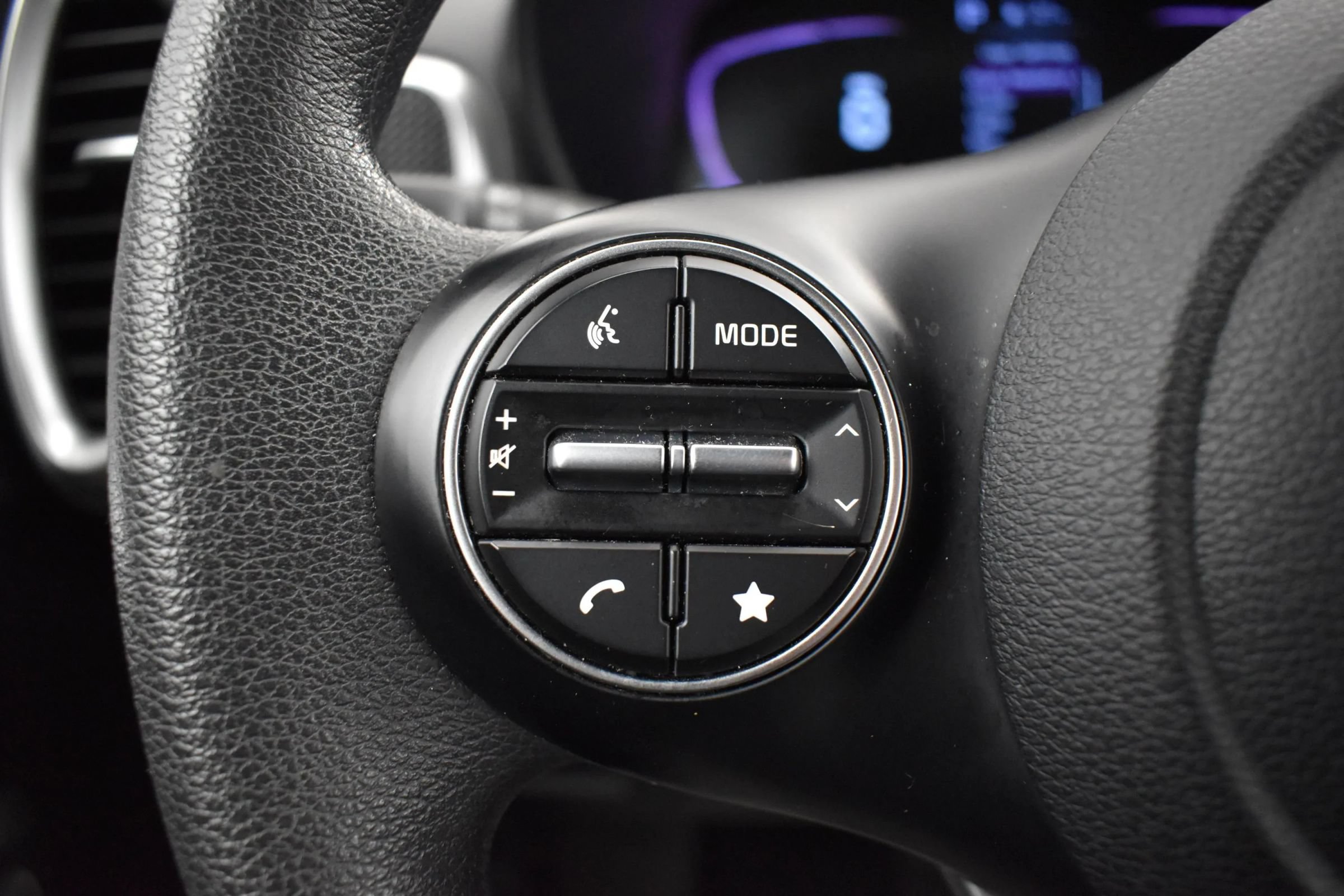 Used 2024 Kia Soul LX w/ LX Technology Package FWD image 24