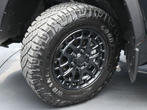 Used 2025 Toyota Tundra SR5 w/ SR5 Premium Package AWD/4WD image 22