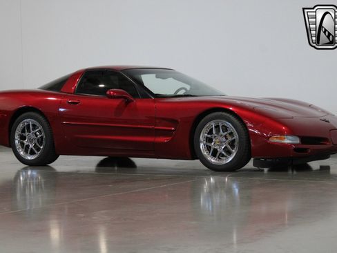 Used 2001 Chevrolet Corvette Coupe w/ Preferred Equipment Group2 image 21