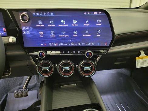 New 2025 Chevrolet Blazer EV RS image 36