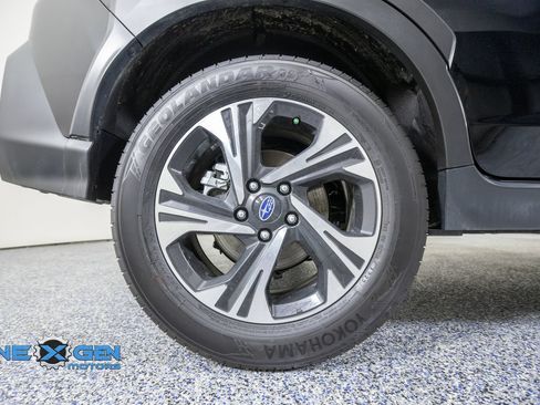 Used 2025 Subaru Crosstrek 2.5i Premium w/ Crosstrek Mirror Package AWD/4WD image 44
