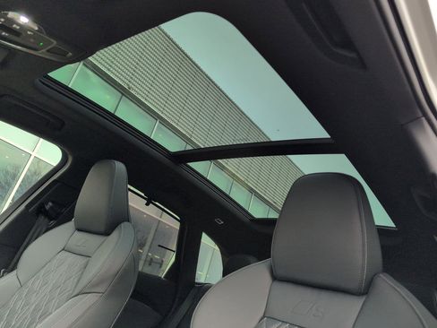 New 2025 Audi SQ5 Prestige image 18