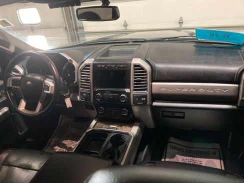 Used 2017 Ford F250 Lariat w/ Lariat Value Package AWD/4WD image 14