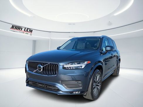 Used 2021 Volvo XC90 T5 Momentum w/ Protection Package Premier image 6