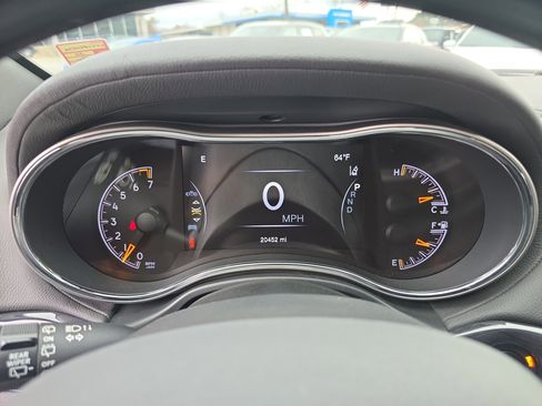 Used 2020 Jeep Grand Cherokee Overland image 34