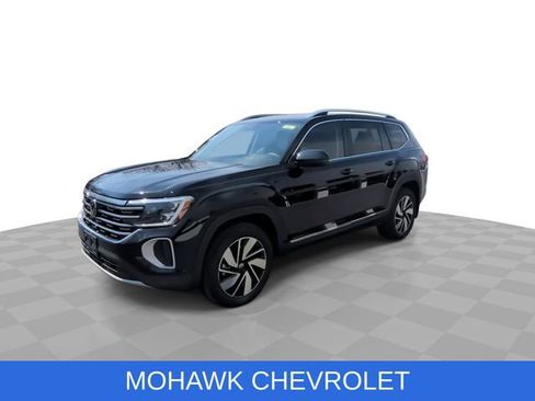 Used 2025 Volkswagen Atlas SEL image 4