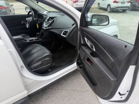 Used 2017 GMC Terrain SLT w/ Open Road Package image 17