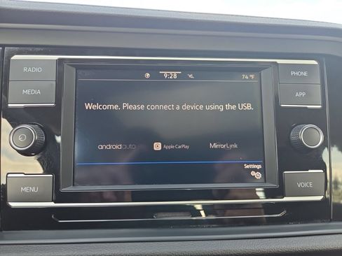 Certified 2022 Volkswagen Jetta SE FWD image 28