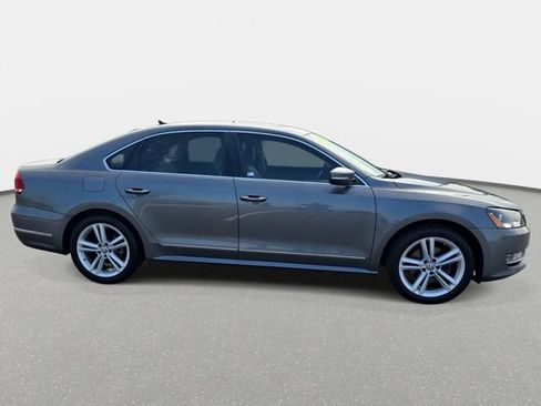 Used 2014 Volkswagen Passat TDI SEL Premium FWD image 4