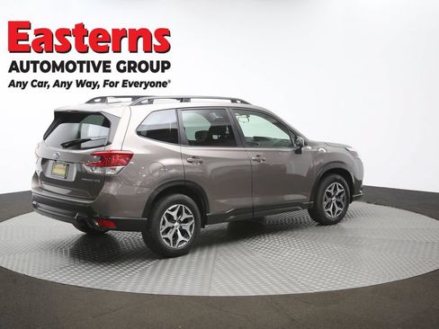 Used 2022 Subaru Forester Premium AWD/4WD image 46