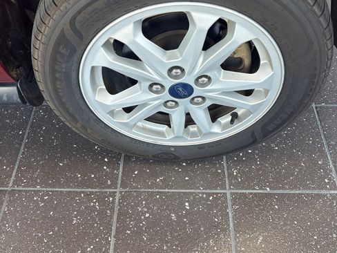 Used 2019 Ford Transit Connect XLT FWD image 13
