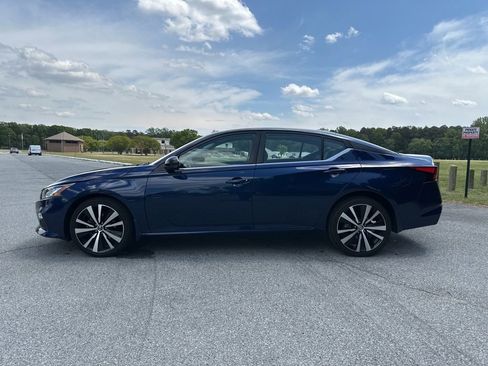 Used 2021 Nissan Altima 2.5 SR w/ SR Premium Package AWD/4WD image 8