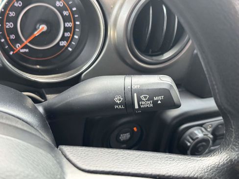 Used 2022 Jeep Wrangler Unlimited Sport AWD/4WD image 19