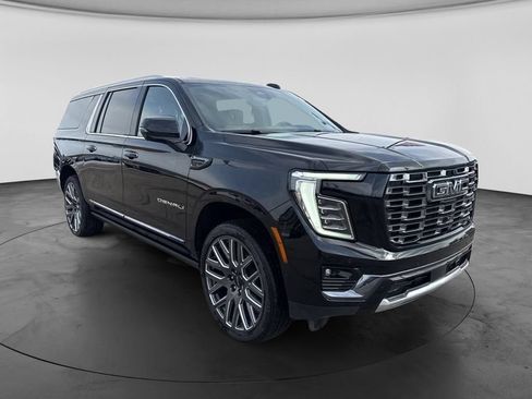 Used 2025 GMC Yukon XL Denali Ultimate w/ LPO, Floor Liner Package AWD/4WD image 4