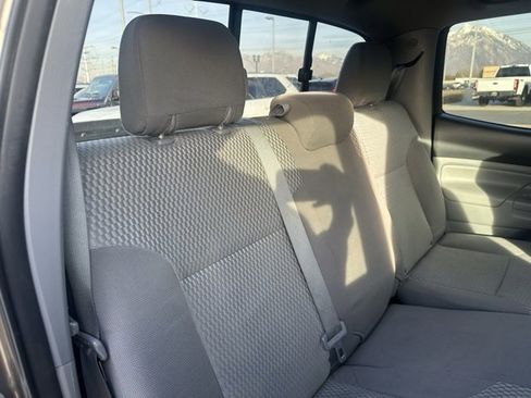 Used 2014 Toyota Tacoma 4x4 Double Cab w/ SR5 Package image 19