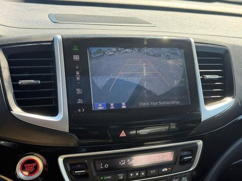 Used 2016 Honda Pilot Touring image 26