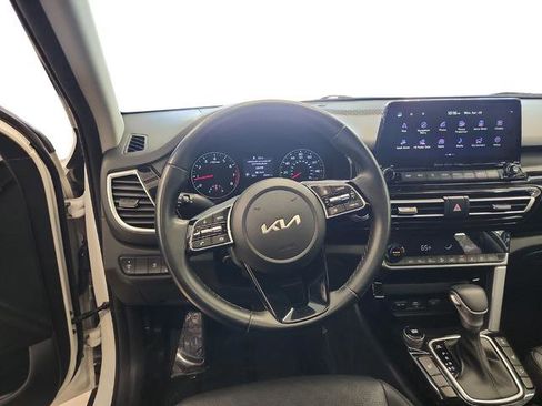 Certified 2023 Kia Seltos EX AWD/4WD image 16