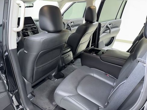 Used 2024 INFINITI QX80 Luxe w/ Cargo Package image 30