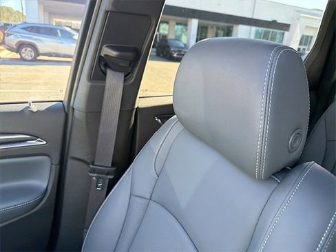 Used 2023 Buick Enclave Essence w/ Experience Buick Package image 9