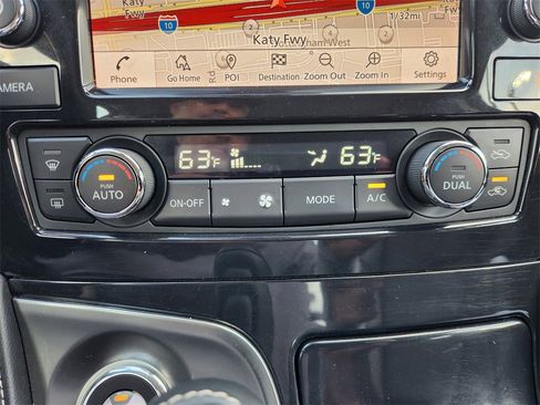 Used 2022 Nissan Maxima SV w/ Floor Mat Group image 18