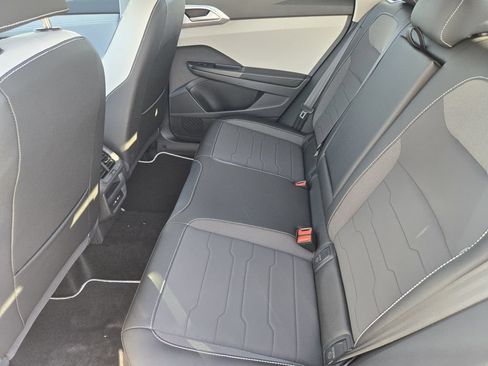 New 2026 Volkswagen Taos SE FWD image 27