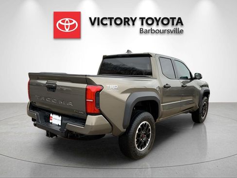 Used 2025 Toyota Tacoma TRD Off-Road image 4